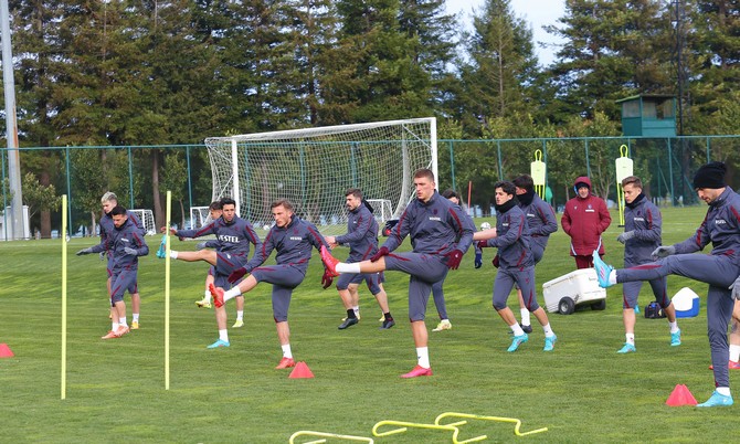 trabzonspor-caykur-rizespor-maci-hazirliklarini-surdurdu-15.jpg