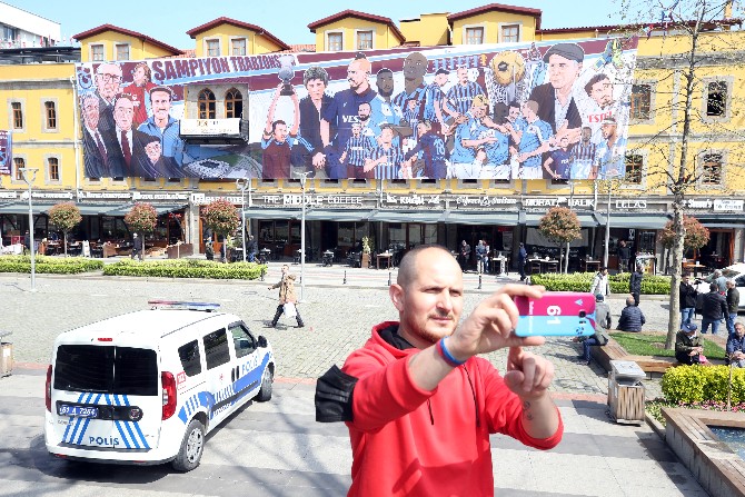 trabzonspor-icin-350-metrekarelik-afis-yaptirdilar-4.jpg
