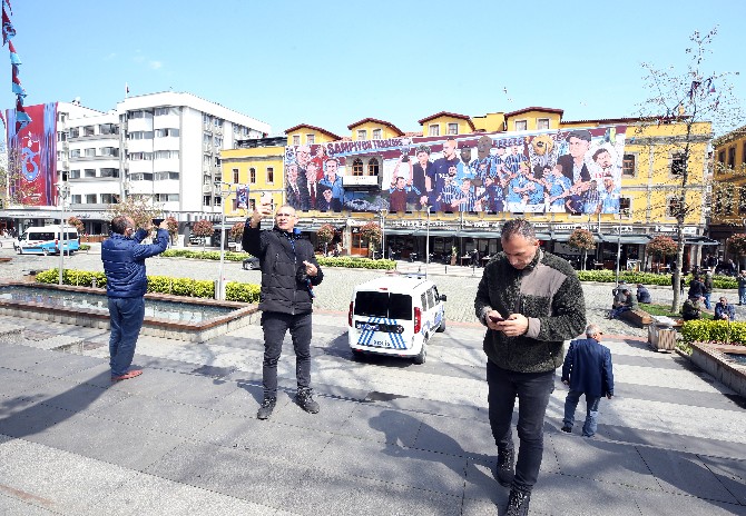 trabzonspor-icin-350-metrekarelik-afis-yaptirdilar-5.jpg