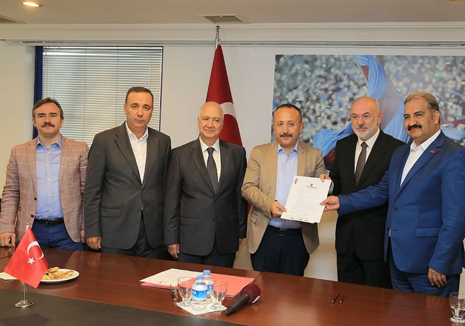 trabzonspor-ile-siirt-il-ozel-idare-kardes-kulup-oldu-(3).jpg