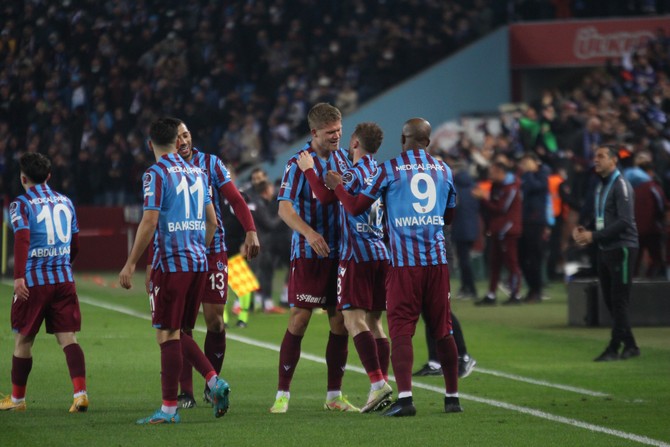 trabzonspor-ittifak-holding-konyaspor-macindan-ftograflar-48.jpg