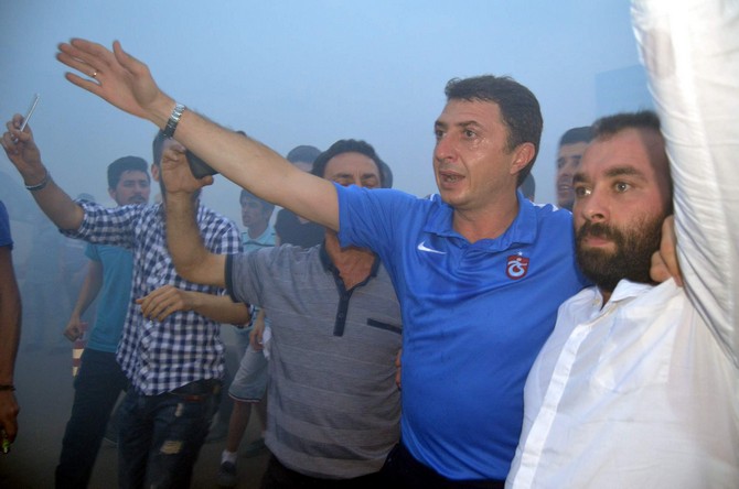 trabzonspor-karsilamasinda-arbede-yasandi-(1).jpg