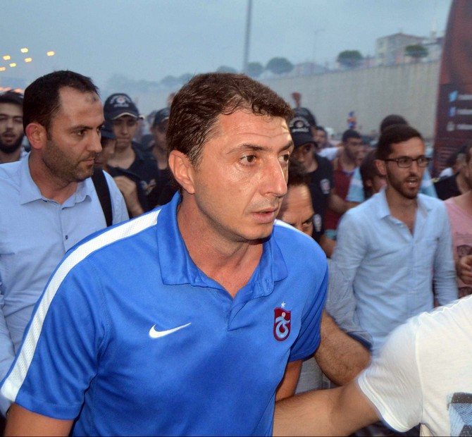 trabzonspor-karsilamasinda-arbede-yasandi-(2).jpg