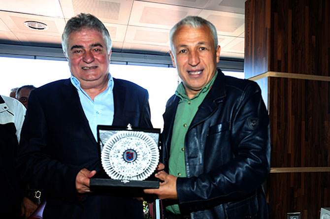 trabzonspor-rizespor-maci-oncesi-dostluk-yemegi-2.jpg