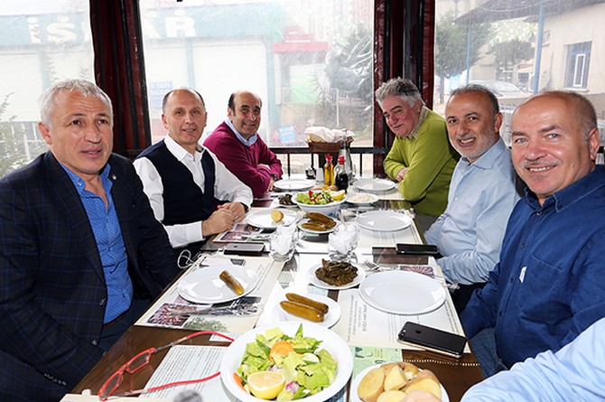 trabzonspor-ve-rizespordan-dostluk-yemegi-(5).jpg