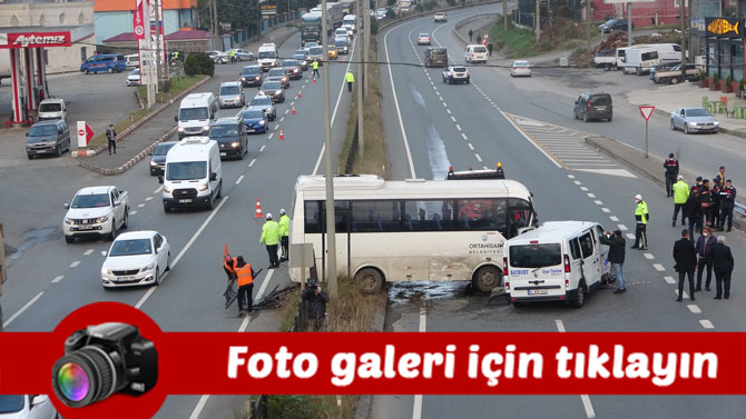 trabzonun-arsin-ilcesi-yesilyali-mahallesinde-bir-benzin-istasyonundan-yakit-alarak-ardindan-dikkatsiz-olarak-yola-giren-bir-surucu-trafik-kazasinda-neden-oldu.jpg