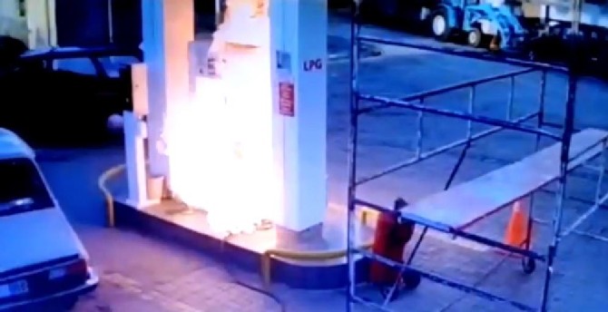 trabzonun-besikduzu-ilcesinde-bir-akaryakit-istasyonunun-lpg-dolum-pompasinda-cikan-yanginda-facianin-esiginden-donuldu-(1).jpg