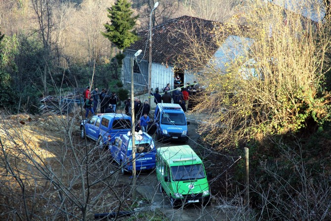 trabzonun-surmene-ilcesinde-bugun-cinnet-geciren-bir-sahis,-annesi-ile-3-kardesini-tufekle-vurarak-oldurdu-(11).jpg