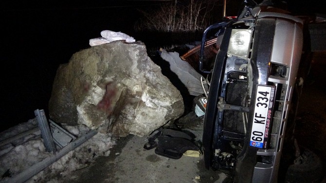 trabzonun-tonya-ilcesinde-uzerine-kaya-dusen-kamyonette-hayatini-kaybeden-4-kisinin-kimlikleri-belirlendi-7.jpg