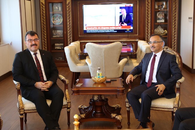 tubitak-baskanindan-vali-ceber’e-ziyaret-(2).jpg