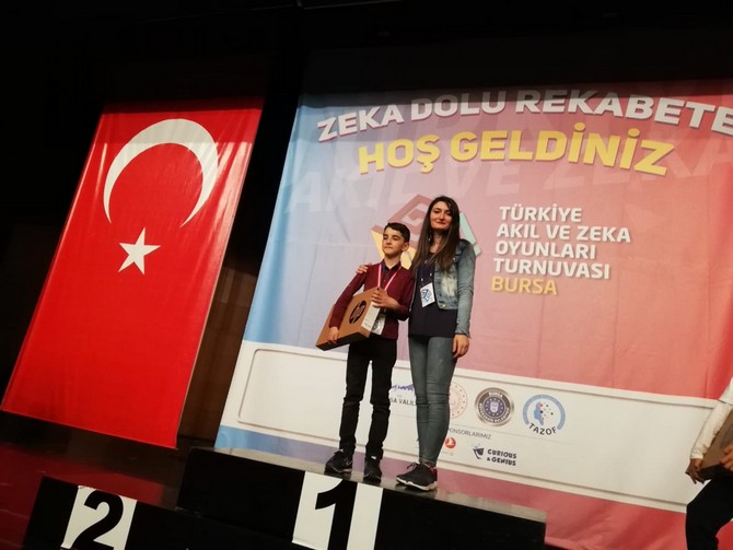 tum-akil-ve-zeka-oyunlari-federasyonunun-gerceklestirmis-oldugu-turnuva-ve-yarismalarina-katilan-rize-ekipleri-zirvede-yer-aldi-(4).jpg