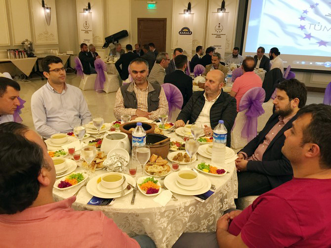 tumsiad-karadeniz-bolgesi-uyeleri-rizede-iftarda-bulustu-(3).jpg