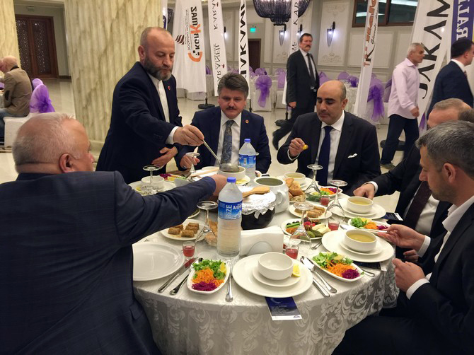 tumsiad-karadeniz-bolgesi-uyeleri-rizede-iftarda-bulustu-(9).jpg