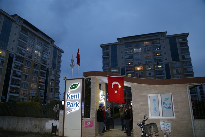 tuncelide-polis-helikopterinin-dusmesi-sonucu-sehit-olan-hakim-onur-alanin-ordudaki-baba-evinde-yas-var-(3).jpg