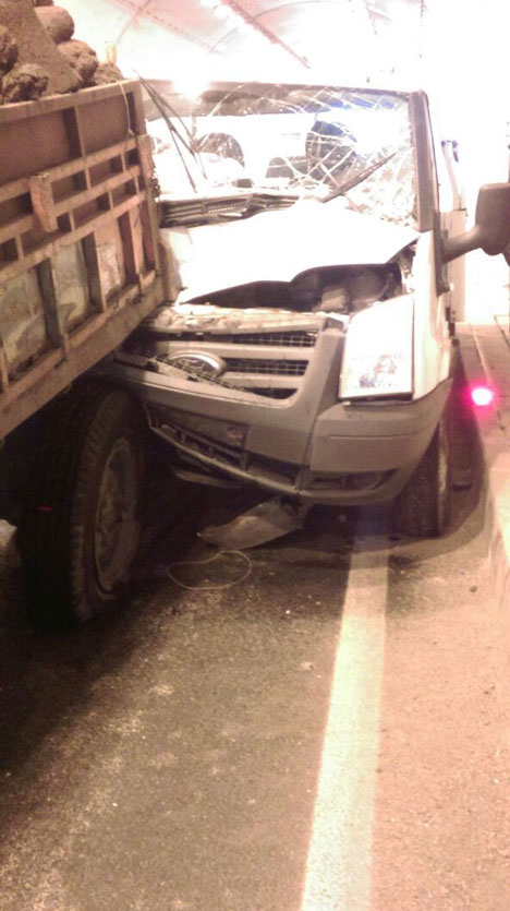 tunelde-kaza-4-yarali-2.jpg tunelde-kaza-4-yarali-2.jpg