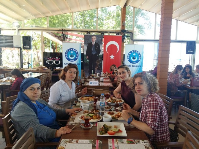turk-buro-sen-anneler-gunu-kahvaltisi-(5).jpg