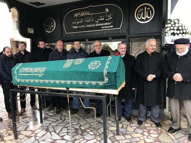 turk-havacilik-ve-uzay-sanayii-as-(tusas)-genel-muduru-temel-kotilin-vefat-eden-babasi-adem-ali-kotilin-cenazesi,-rizede-topraga-verildi-(1).jpg