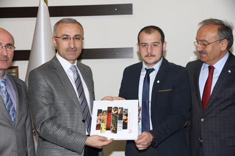 turk-kizilayi-rize-gencliginden-rteu-rektoru-karamana-ziyaret--1.jpg turk-kizilayi-rize-gencliginden-rteu-rektoru-karamana-ziyaret--1.jpg