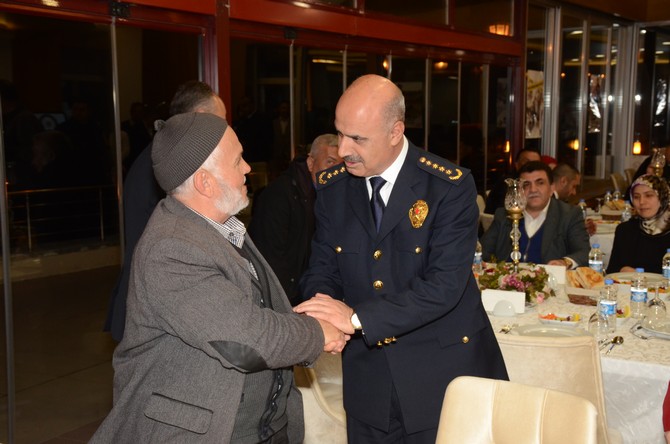 turk-polis-teskilatinin-174.kurulus-yil-donumu-nedeniyle-rizede-sehit-aileleri-ve-gaziler-onuruna-yemek-(1).jpg