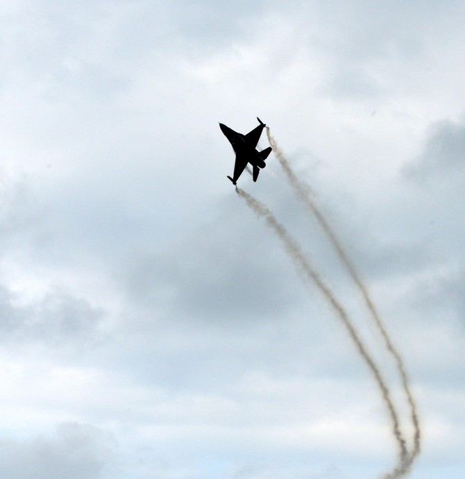 turk-silahli-kuvvetlerinin-gosteri-ekibi-solo-turk,-trabzon’un-of-ilcesinde-gosteri-ucusu-duzenlediturk-silahli-kuvvetlerinin-gosteri-ekibi-solo-turk,-trabzon’un-of-ilcesinde-gosteri-ucusu-duzenledi-(14).jpg