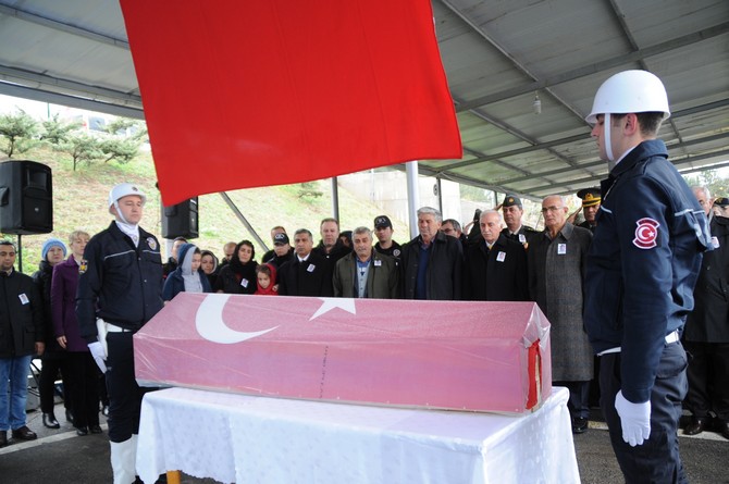 turkay-korkmaz-kalp-krizi-geciren-polis-hayatini-kaybetti-(3)-001.jpg