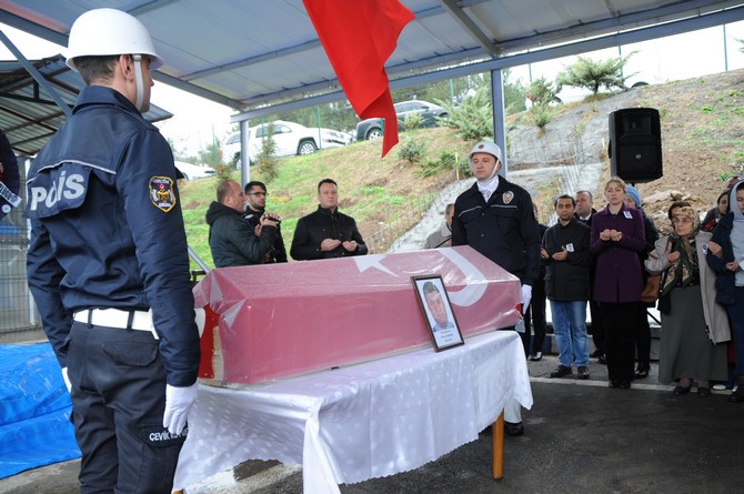turkay-korkmaz-kalp-krizi-geciren-polis-hayatini-kaybetti-(5)-001.jpg