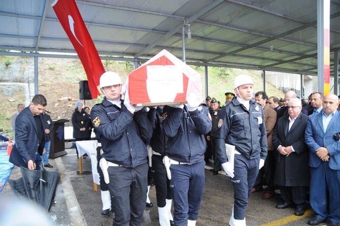 turkay-korkmaz-kalp-krizi-geciren-polis-hayatini-kaybetti-(9)-001.jpg