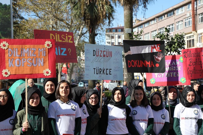 turkce’ye-karistirilan-yabanci-kelimeler-rize’de-protesto-edildi-(10).jpg