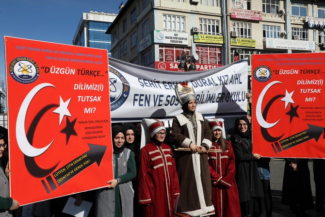 turkce’ye-karistirilan-yabanci-kelimeler-rize’de-protesto-edildi-(4)-001.jpg