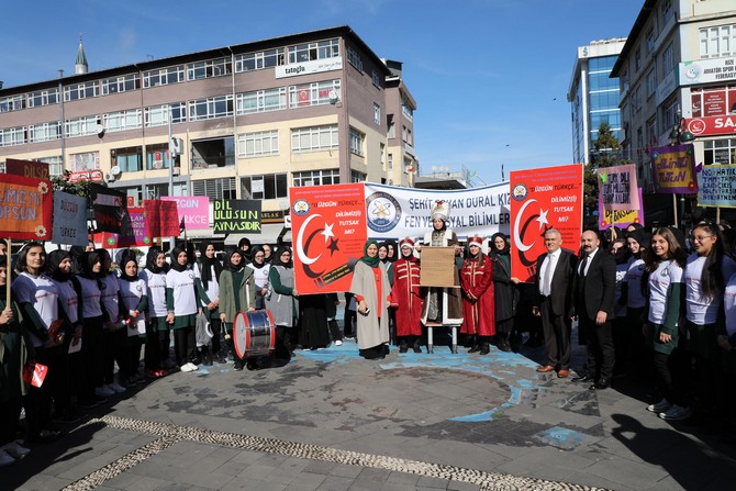 turkce’ye-karistirilan-yabanci-kelimeler-rize’de-protesto-edildi-(8).jpg