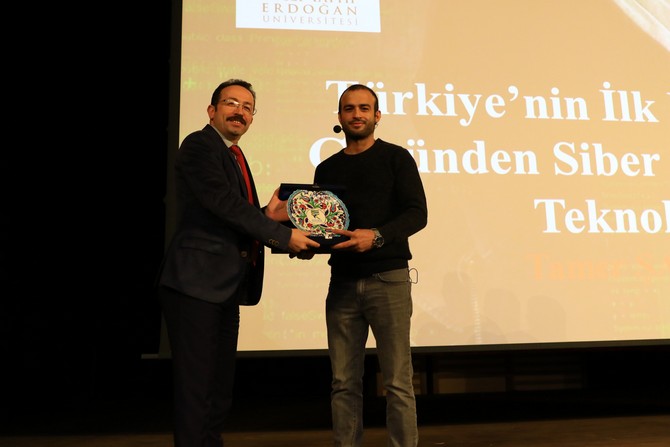 turkiye’nin-ilk-hackeri-tamer-sahin-rize’den-uyardi-(4).jpg