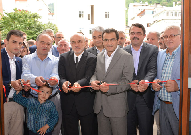 turkiye-cay-iciyor-fotograf-sergisi-rizede-acildi-3.jpg turkiye-cay-iciyor-fotograf-sergisi-rizede-acildi-3.jpg