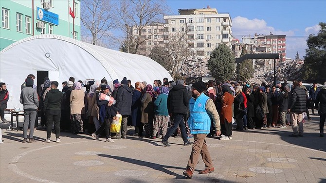 turkiye-diyanet-vakfi-16-milyon-depremzedeyi-sicak-yemekle-bulusturdu-3.jpg