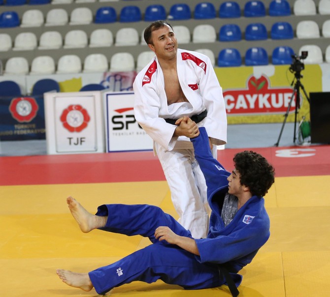 turkiye-gencler-judo-sampiyonasi,-rizede-basladi-(3).jpg