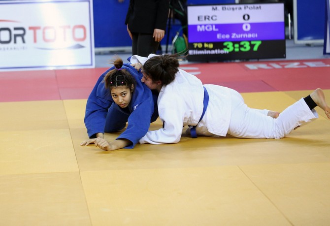 turkiye-gencler-judo-sampiyonasi,-rizede-basladi-(9).jpg