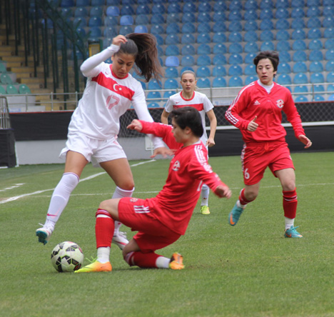 turkiye-gurcistan-bayan-milli-maci-3.jpg