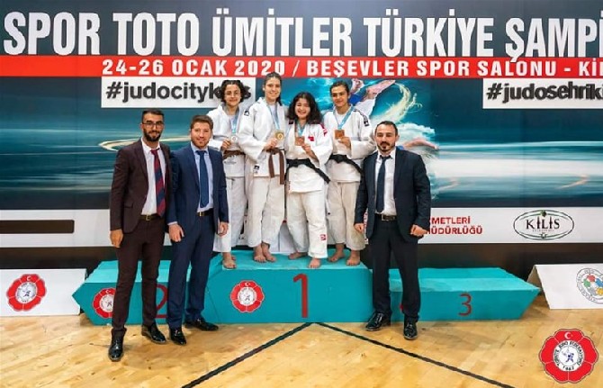 turkiye-judo-federasyonu-ve-kilis-belediyesi-isbirligi-ile-24-26-ocak-tarihleri-arasinda-duzenlenen-spor-toto-2020-umitler-turkiye-judo-sampiyonasinda-rizeli-sporcular-derece-elde-etmeye-devam-ediyor-(1).jpg