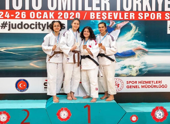 turkiye-judo-federasyonu-ve-kilis-belediyesi-isbirligi-ile-24-26-ocak-tarihleri-arasinda-duzenlenen-spor-toto-2020-umitler-turkiye-judo-sampiyonasinda-rizeli-sporcular-derece-elde-etmeye-devam-ediyor-(9).jpg