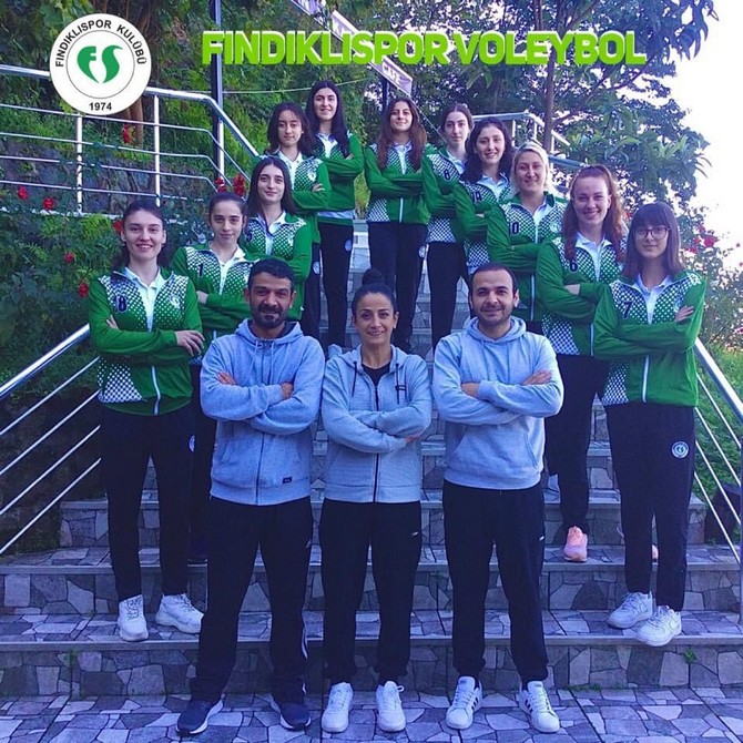 turkiye-kadinlar-voleybol-liginde-findikli-kasirgasi-ediyor-2-ligde-yer-alan-rize-ekibi-ilk-devreyi-namaglup-lider-tamamladi-4.jpg