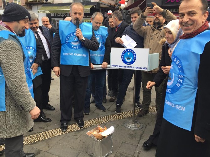 turkiye-kamu-sen-uyeleri-rize’de-memur-maas-zammini-bordro-yakarak-protesto-etti-(6).jpg