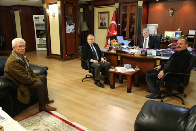 turkiye-kurek-federasyonu-baskani-ilhami-isseven-rize-belediye-baskani-prof.-dr.-resat-kasap’i-ziyaret-etti.-1.jpg