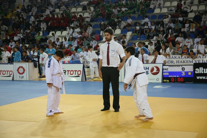turkiye-minikler-judo-sampiyonasi-rizede-basladi-(3).jpg