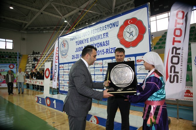 turkiye-minikler-judo-sampiyonasi-rizede-basladi-(8).jpg
