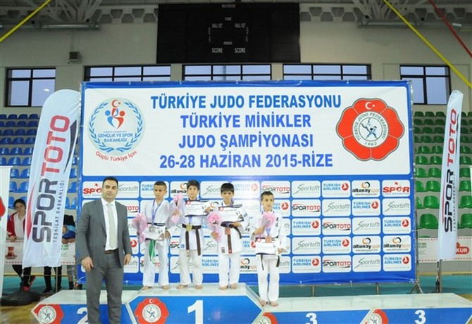 turkiye-minikler-judo-sampiyonasi-rizede-devam-ediyor-(5).jpg