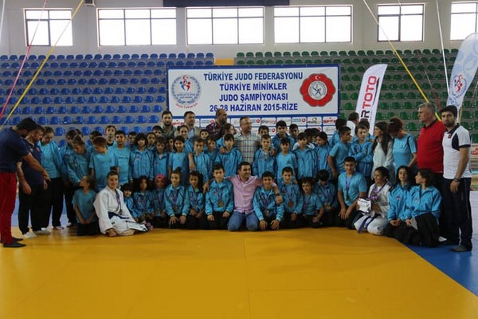turkiye-minikler-judo-sampiyonasi-rizede-sona-erdi-(3).jpg