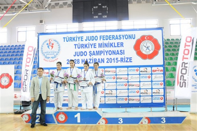 turkiye-minikler-judo-sampiyonasi-rizede-sona-erdi-(7).jpg