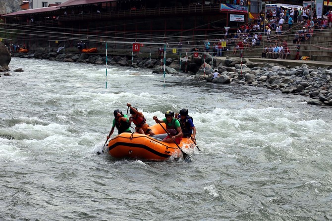 turkiye-rafting-sampiyonasi,-rizede-basladi-(3).jpg