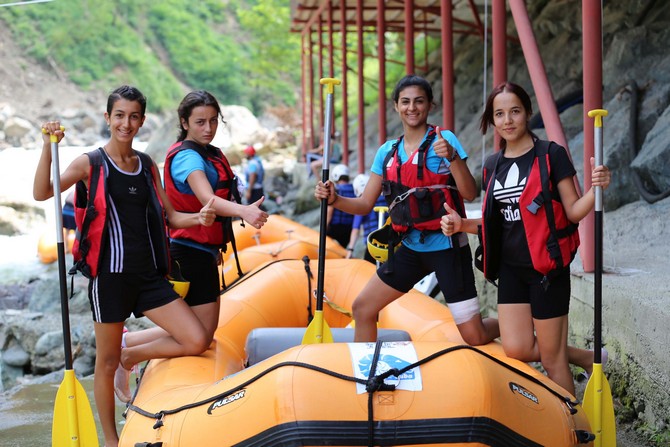 turkiye-rafting-sampiyonasi,-rizede-basladi-(8).jpg