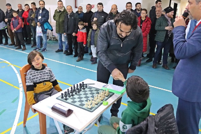 turkiye-satranc-federasyonu-rize-il-temsilciligi-tarafindan-rize’de-duzenlenen-“kucukler-ve-yildizlar-rize-il-birinciligi”-turnuvasi-basladi-(1).jpg