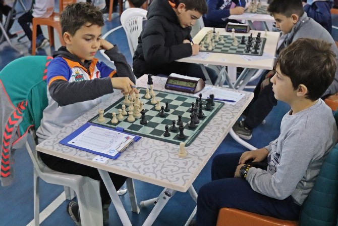 turkiye-satranc-federasyonu-rize-il-temsilciligi-tarafindan-rize’de-duzenlenen-“kucukler-ve-yildizlar-rize-il-birinciligi”-turnuvasi-basladi-(10).jpg